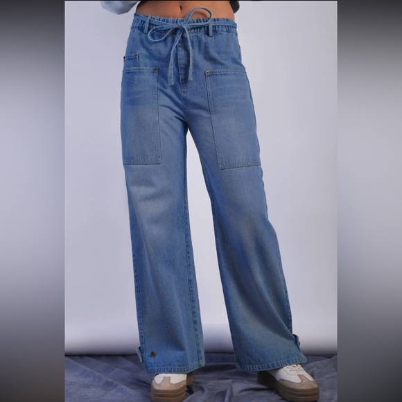 Washed Denim Wide-Leg Jeans - Picture 2 of 6